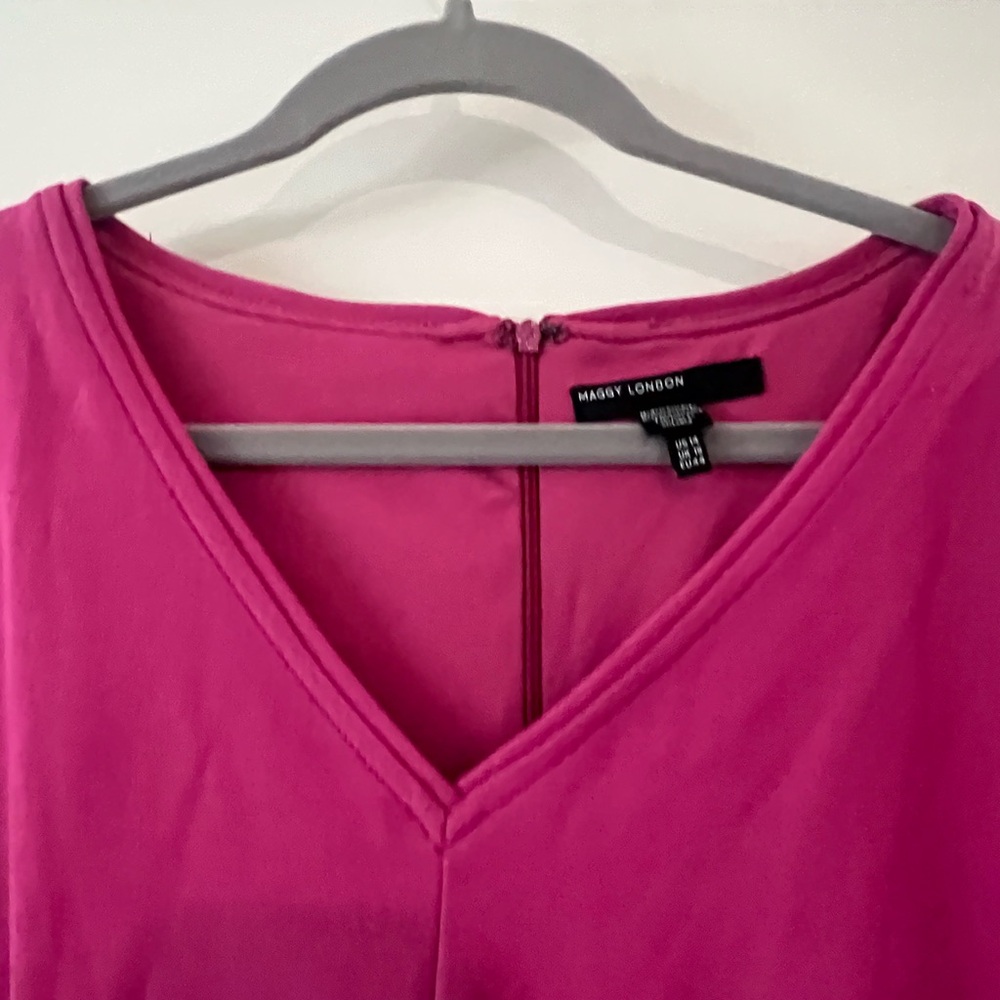 Elegant Pink V-Neck Dress - Picture 2 of 6
